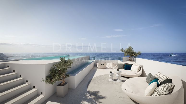 Modern brand-new frontline beach luxury villa with stunning open sea views in Marbella East.