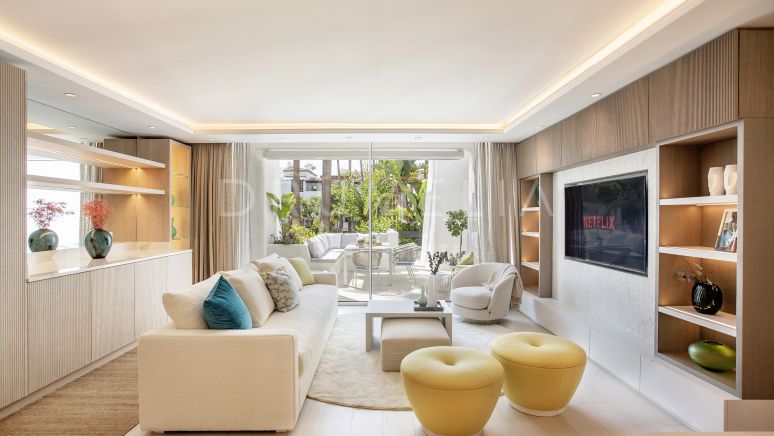 Gerenoveerd luxe modern begane grond appartement in Marina de Puente Romano, Marbella's Golden Mile
