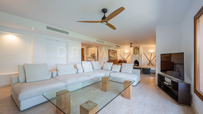 Attractive luxurious duplex penthouse in Jardines de Marbella Club, Golden Mile of Marbella
