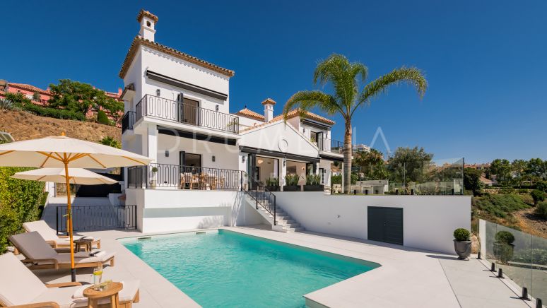 Fully renovated spectacular high-end villa with sea and mountain views in Monte Halcones, Benahavis