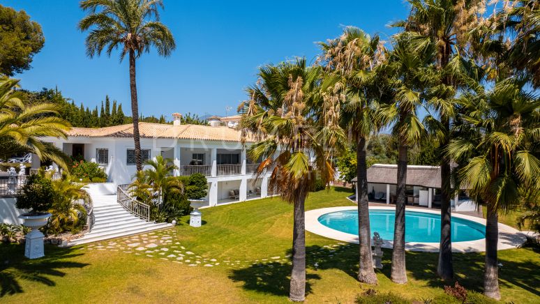 Elegante villa mediterránea de lujo en el exclusivo Club Las Lomas del Marbella, Milla de Oro de Marbella
