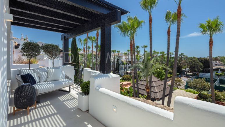Spectacular renovated duplex penthouse in Marina de Puente Romano, Marbella’s Golden Mile