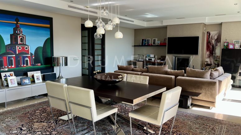 A closer look at High End Artistic Penthouse Apartment For Sale