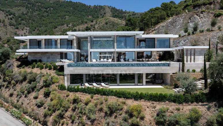 Projet de villa contemporaine de luxe avec vue panoramique sur la mer et les montagnes à La Zagaleta, Benahavis