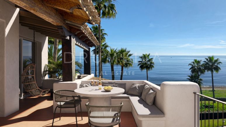 Renovated frontline beach fantastic penthouse duplex with sea panorama in Alcazaba Beach, Estepona
