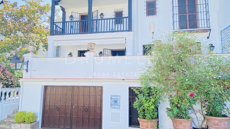 Charming 4-level townhouse with strong personality in amazing La Virginia, Golden Mile of Marbella