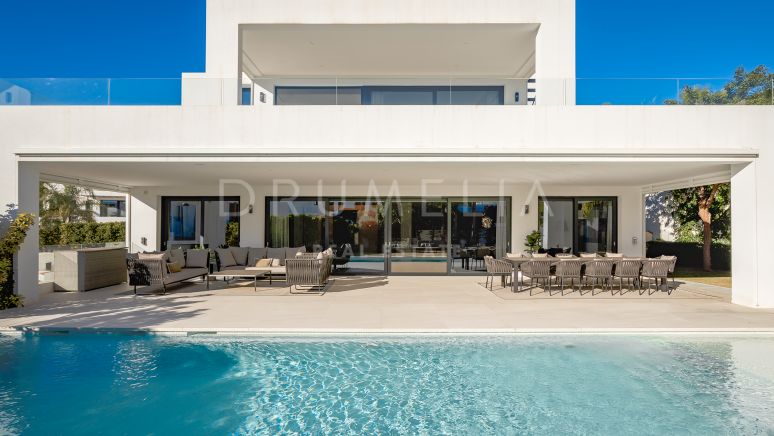 Spectaculaire villa de luxe de style contemporain à vendre à Los Olivos dans la Vallée du Golf, Marbella