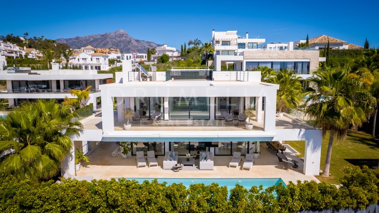 Refined modern luxury villa with beautiful views in Los Olivos, Nueva Andalucia, Marbella