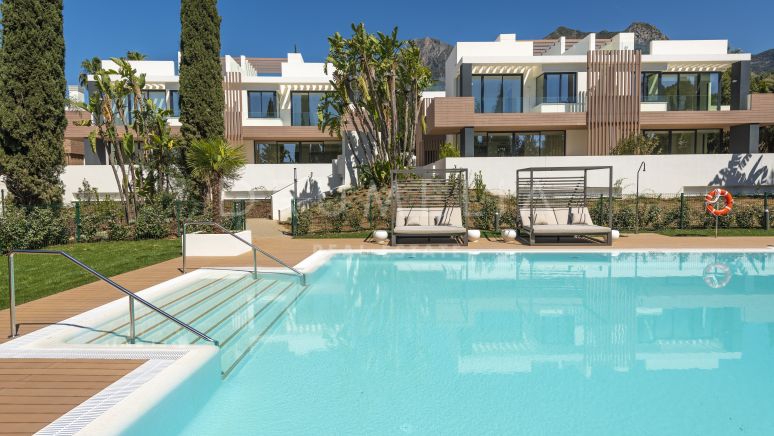 Brandneues, halb freistehendes, modernes Luxushaus in Sierra Blanca, Marbella Golden Mile