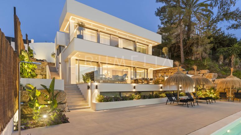 Wunderschöne Luxusvilla mit fantastischem Panoramablick auf das Meer in Las Lomas de Nueva Andalucía, Marbella