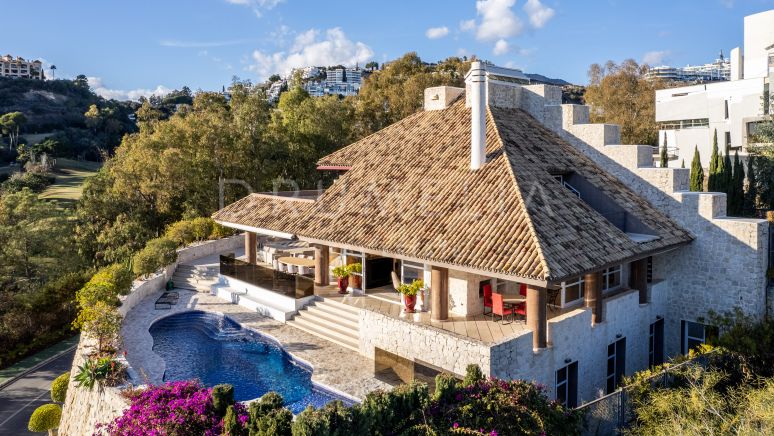 Villa unique et ultramoderne avec vue panoramique sur la mer et le golf, La Quinta, Benahavis