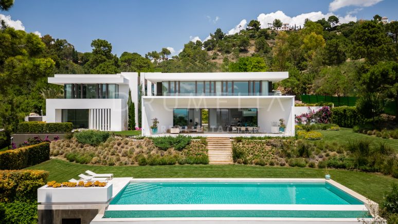 Breath-taking modern luxury grand villa with panoramic sea views in Reserva del Alcuzcuz, Benahavis