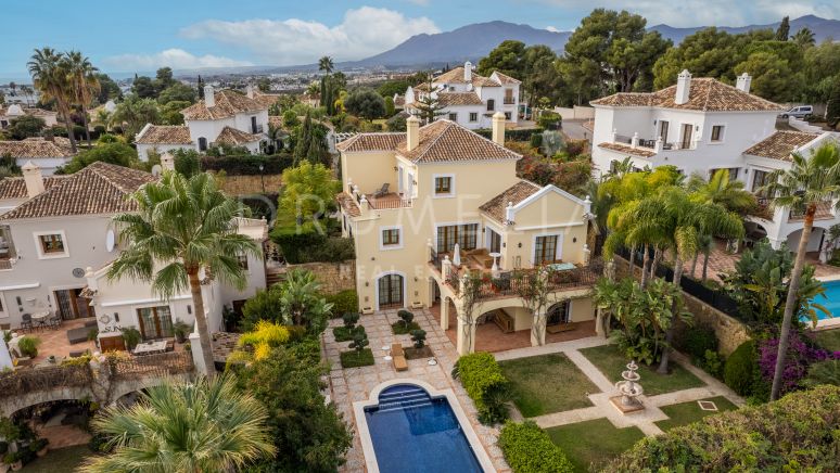 Utsökt villa med panoramautsikt över havet i bästa läge, El Paraiso Medio