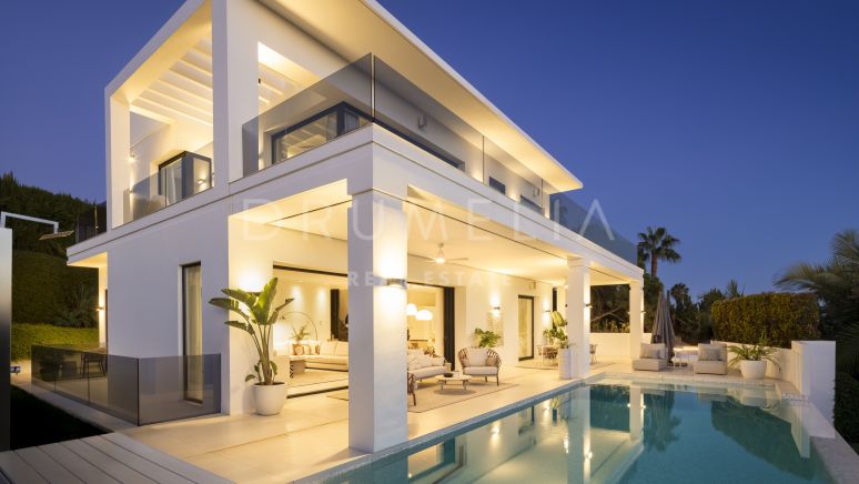 Moderne luksusvilla med nydelig havutsikt i Nagüeles, Marbella Golden Mile
