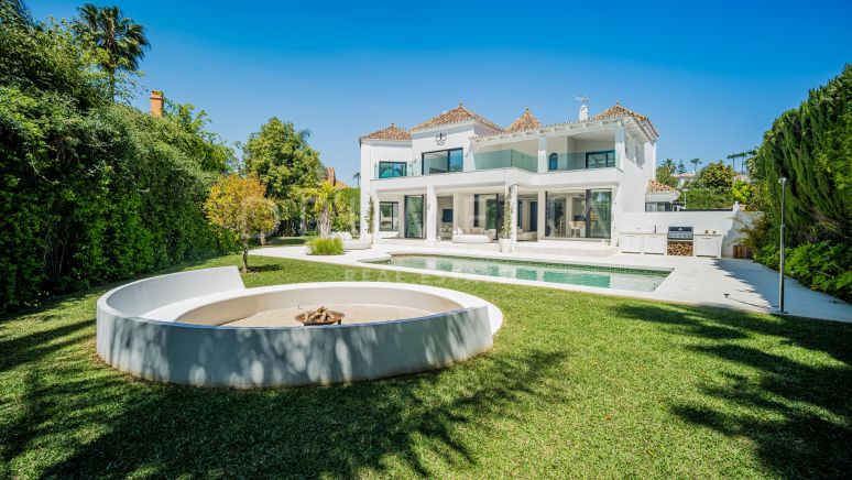 Preciosa villa de lujo moderna reformada en Parcelas del Golf, Nueva Andalucia, Marbella