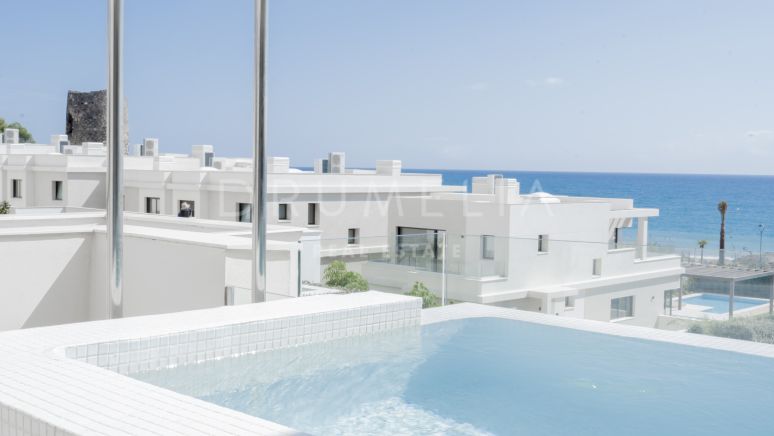 Brandneue helle und moderne Wohnung am Strand, Neue Goldene Meile von Estepona