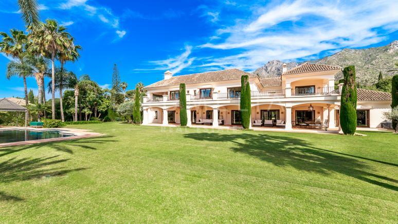 Prachtige Andalusische luxe grand-villa met groot perceel, Sierra Blanca, Golden Mile van Marbella