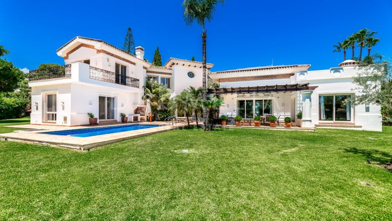 Exquise villa méditerranéenne de luxe avec vue partielle sur la mer, Sierra Blanca, Golden Mile de Marbella