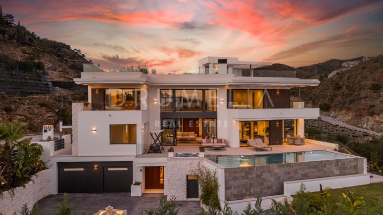 Lomas 10 - Modern brand new Villa in Prestigious Lomas de la Quinta, Marbella with Stunning Sea and Mountain Views