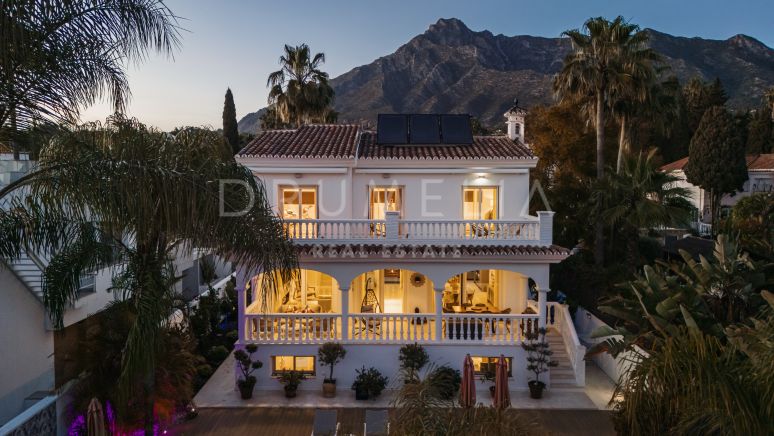 Villa Brise - Очаровательная элитная средиземноморская вилла с бассейном в Нагуэлесе на Золотой Миле Марбельи