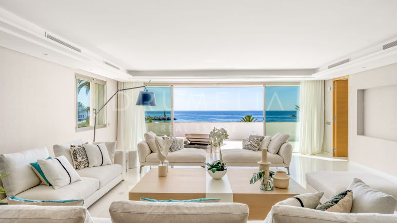 Appartement de 4 chambres en bord de mer avec vue spectaculaire sur la mer dans le Gray D'Albion, l'immeuble le plus convoité de Puerto Banus