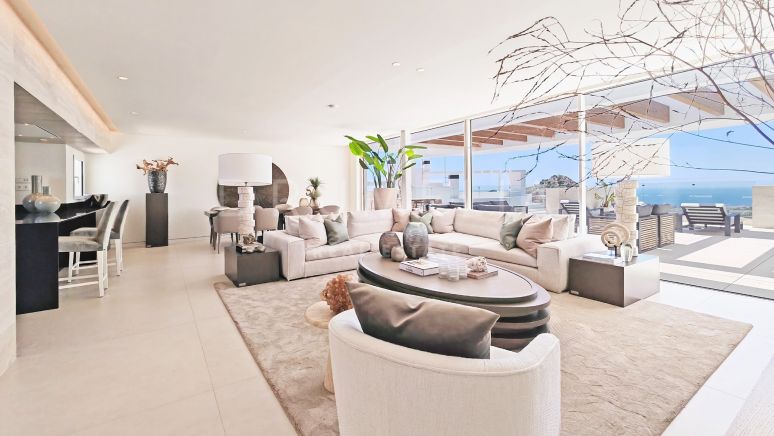 Exklusives 3-Schlafzimmer-Luxus-Duplex-Penthouse mit Panoramablick aufs Meer in Ojen