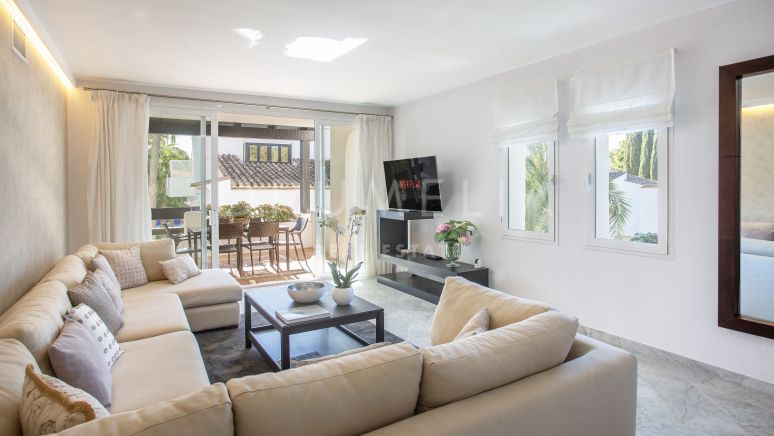 Stunning Corner Penthouse for sale in Marina Puente Romano, Marbella's Golden Mile