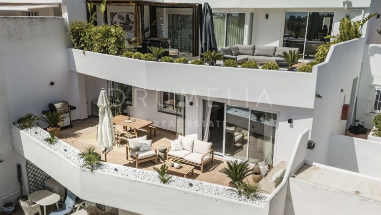 Fantastisk moderne leilighet med 3 soverom til salgs i Nueva Andalucia, Marbella
