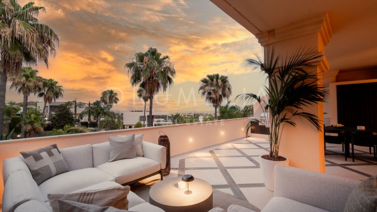 Duplex Penthouse met panoramisch uitzicht op zee en 4 slaapkamers met eersteklas faciliteiten in Albatross Hill-Nueva Andalucia