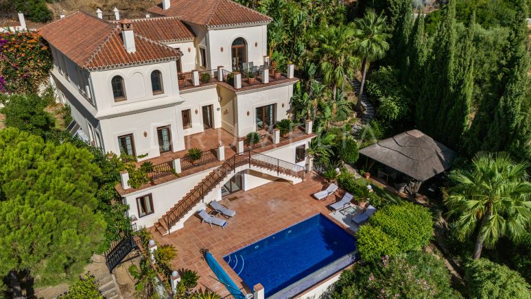 Maison de rêve avec Vue Incroyable sur La Montagne et Piscine Privée à Monte Mayor, Benahavis