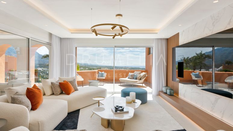 Luxueus duplex penthouse te koop met panoramisch uitzicht op zee in het prestigieuze Les Belvederes, Nueva Andalucia