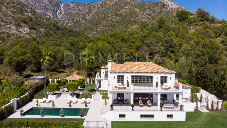 Luxueuse villa de 6 chambres à vendre à Sierra Blanca, Marbella : Un mélange de charme andalou et d'élégance nordique