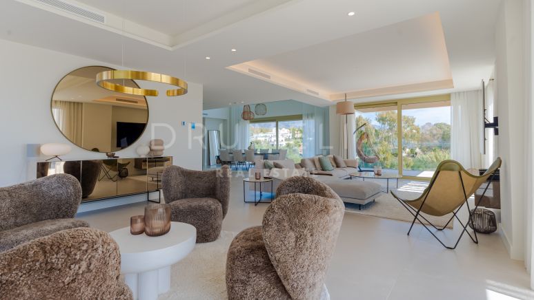 Extraordinary Triplex Penthouse Offering Ultimate Luxury on the Golden Mile, Near the Beach