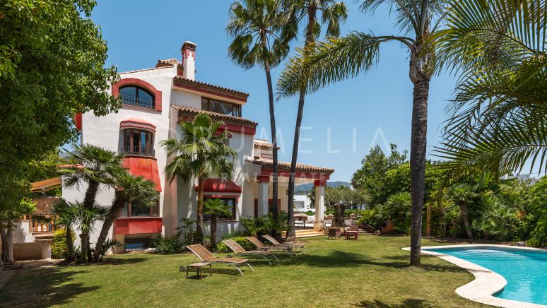 Casa Ana-Prachtige stijlvolle mediterrane luxe villa in elite Altos de Puente Romano, Marbella Golden Mile