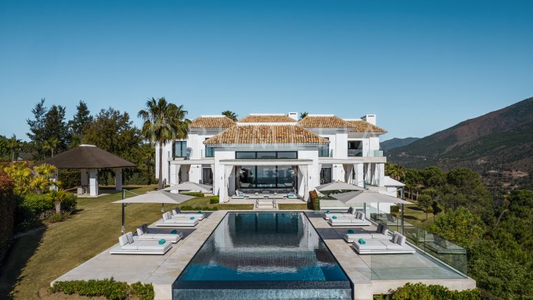 VALENTINO HOUSE - Magnifique maison de luxe avec vue panoramique à La Zagaleta, Benahavis