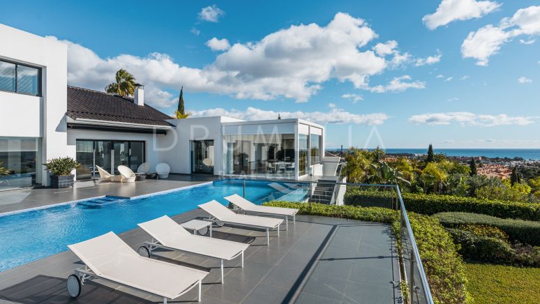 Blue Horizon - Prachtig eigentijds huis met panoramisch uitzicht op zee in Los Flamingos Golf Resort Benahavis