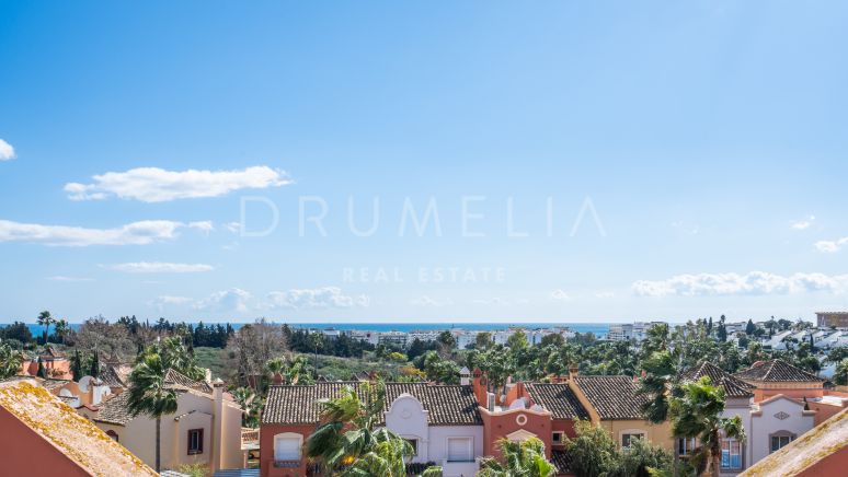 Duplex penthouse in exclusive La Alzambra/Vasari Resort, Nueva Andalucia, Marbella
