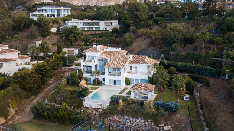 Superbe villa de luxe rénovée avec vue sur le golf dans le prestigieux quartier de Vega Del Colorado, Benahavís