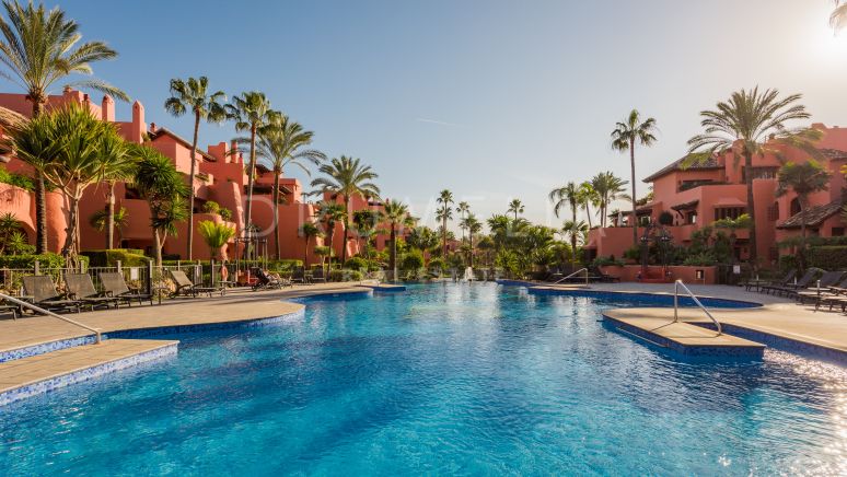 Front-line beach, modern luxury apartment with trendy Lagom interior in high-end resort Torre Bermeja, Estepona