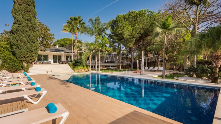 Elegante moderne Luxusvilla zum Verkauf in Hacienda Las Chapas, Marbella Ost