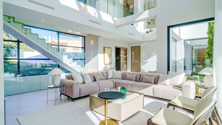 Wunderschönes Projekt einer modernen, brandneuen Luxusvilla zum Verkauf in Marbesa, Marbella Ost