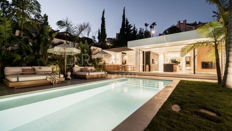 Prachtige nieuwe villa in Balinese stijl op een toplocatie in Nueva Andalucia, Marbella