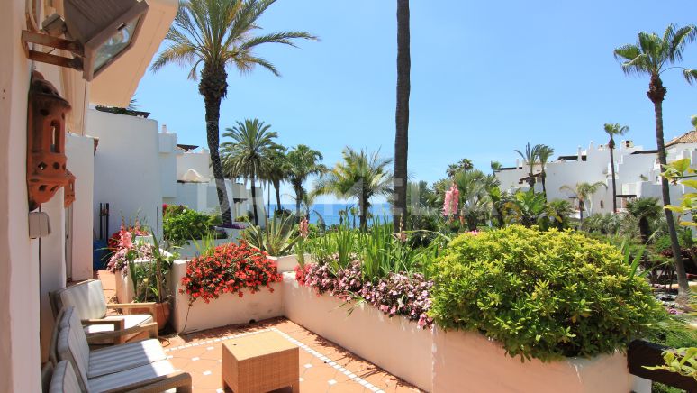 Luxe Duplex Penthouse aan het strand in Ventura del Mar, Puerto Banus, Marbella