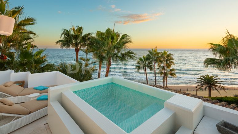 "Wow "Duplex-Penthouse direkt am Strand, Marina de Puente Romano, Goldene Meile, Marbella