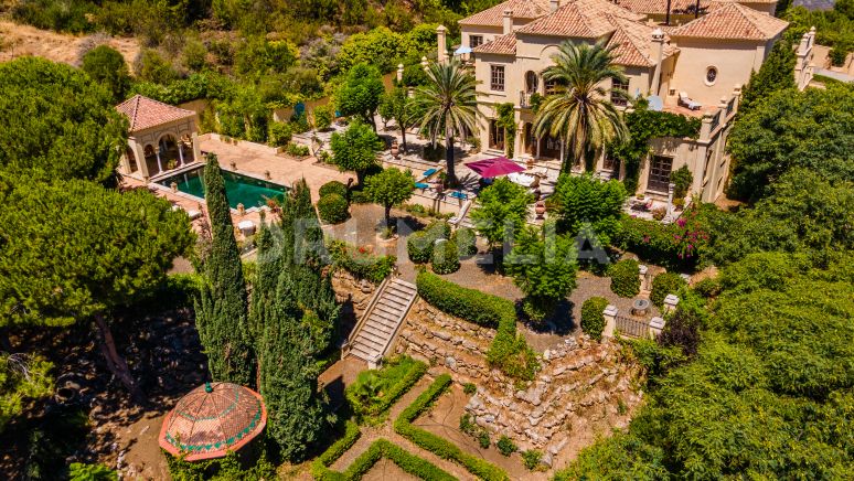 Unique majestic estate with huge plot and breathtaking views in Arroyo de las Cañas, Estepona