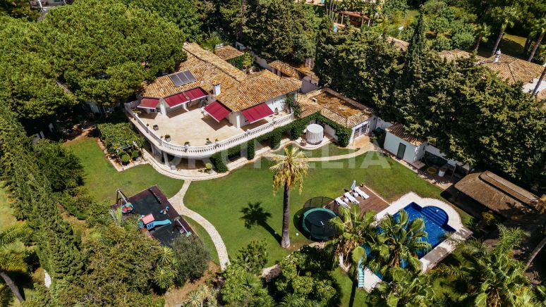 Exklusive schöne Villa zum Verkauf in Rocio de Nagüeles, im Herzen der Goldenen Meile von Marbella