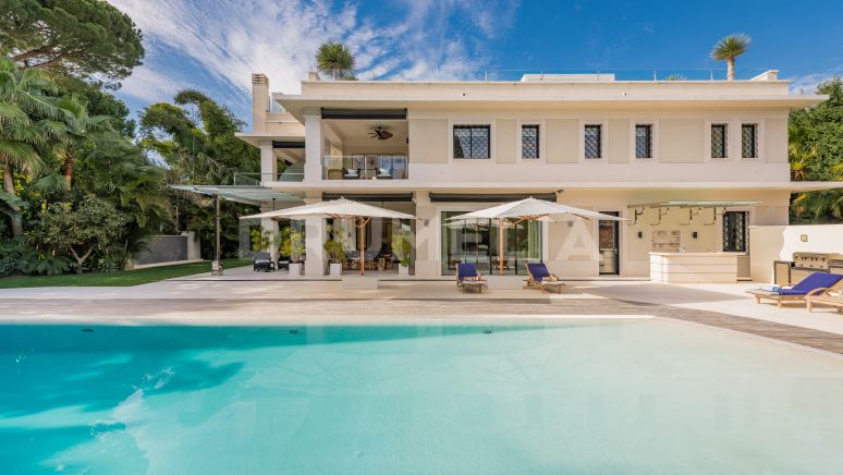 Marbella's Golden Mile Modern herenhuis met geweldig ontwerp, hoge kwaliteit en bevoorrechte ligging