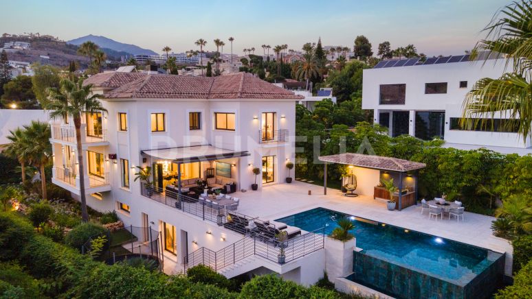 Wunderschöne, elegante Villa zum Verkauf im prestigeträchtigen El Herrojo, La Quinta, Benahavís