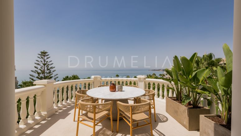 Stilvolles Penthouse in erster Reihe mit freiem Meerblick in Las Dunas Park, Estepona zu verkaufen