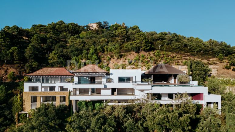 Dentro de € Casa Komorebi, mega mansión moderna en la cima de la  colina Zagaleta, España | Drumelia | Drumelia Real Estate